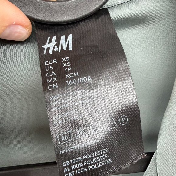 H&M Green Satin Pajama Set Long Sleeve Button Shirt Shorts XS Sleepwear - Picture 3 of 7